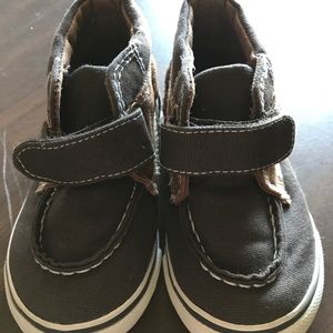 Little boys boots size 7